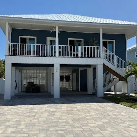 Beautiful New Build Private Pool Home On The North End Of Fort Myers Beach! Home